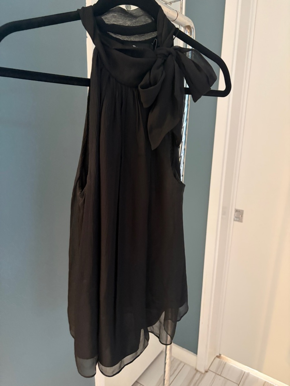 Theory Black Sleeveless Bow Tie Neck Blouse